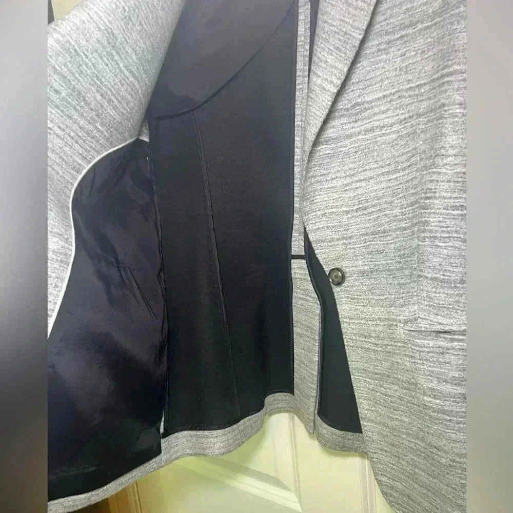 Banana Republic One Button Wool & Spandex Boucle Gray Blazer - Picture 9 of 10